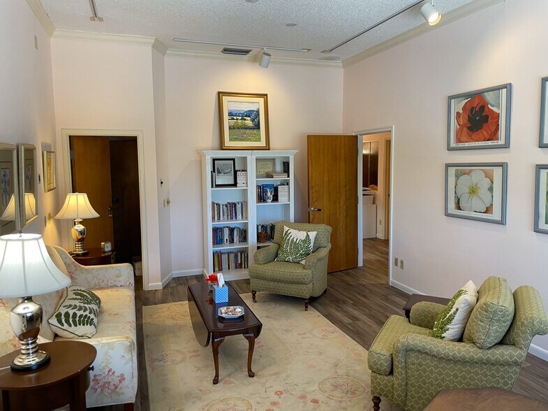 More Photos Of 900 SE Ocean Blvd, Stuart Medical For Lease