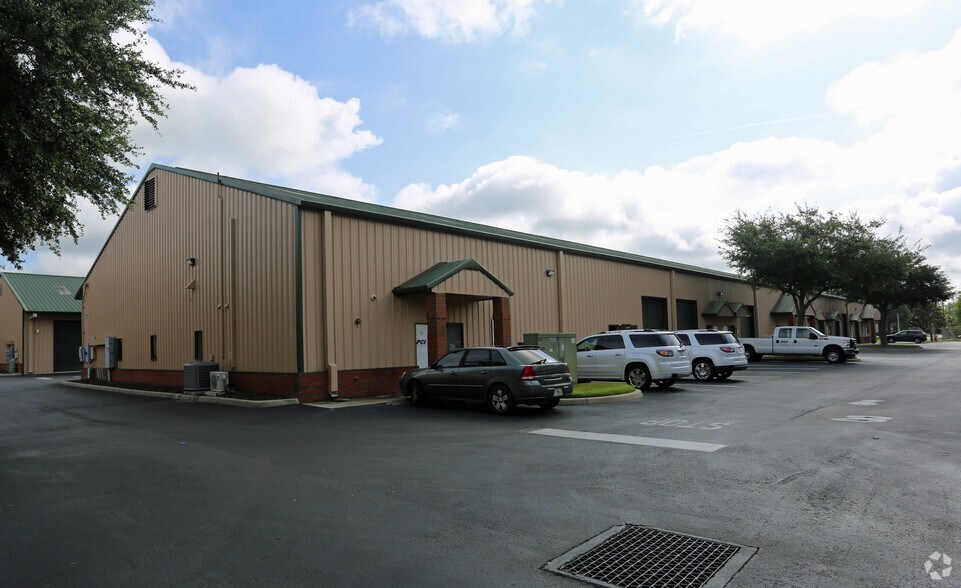 Primary Photo Of 1222 Camp Ave, Mount Dora Warehouse For Lease
