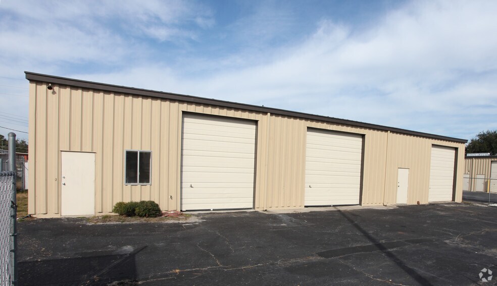 More Photos Of 2708 NE 21st Way, Gainesville Warehouse For Lease