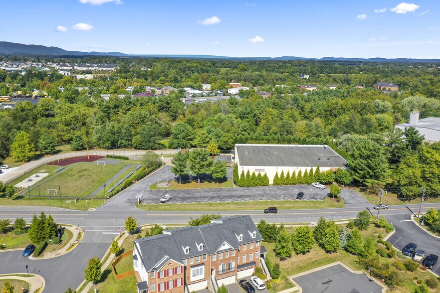 More Photos Of 310 N 21st St, Purcellville Manufacturing For Lease