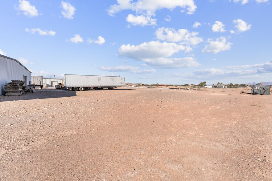 More Photos Of 480 Pat Ave, Overton Industrial For Sale
