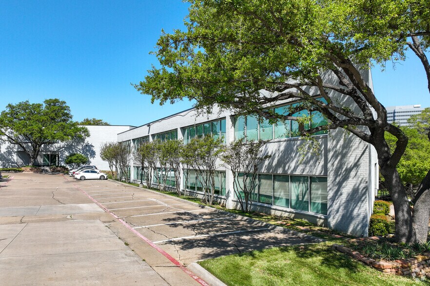 More Photos Of 4225 Wingren Dr, Irving Unknown For Lease