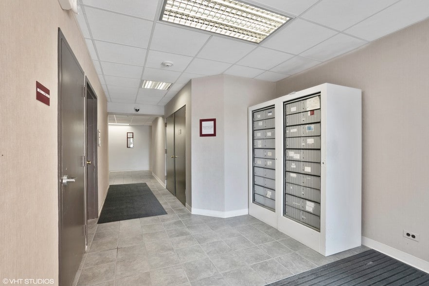 More Photos Of 3633 W Lake Ave, Glenview Medical For Lease