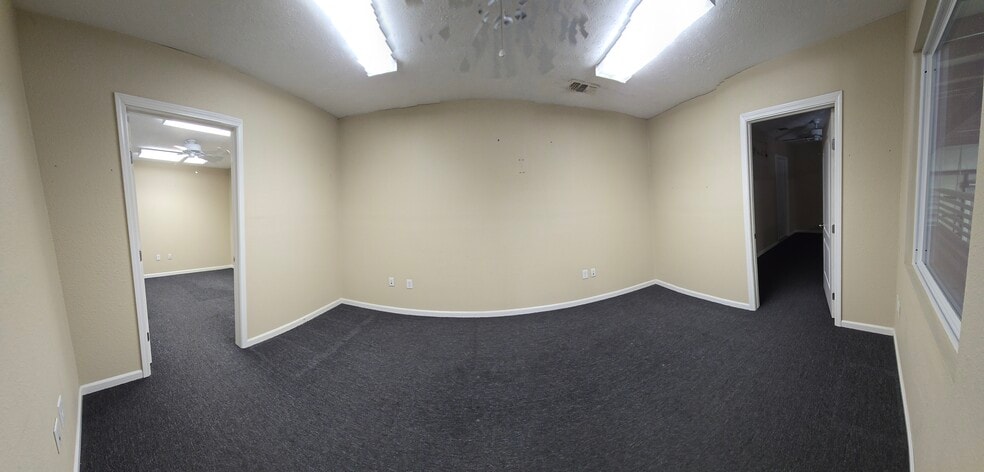 More Photos Of 610 Clear Creek Ave, League City Unknown For Lease