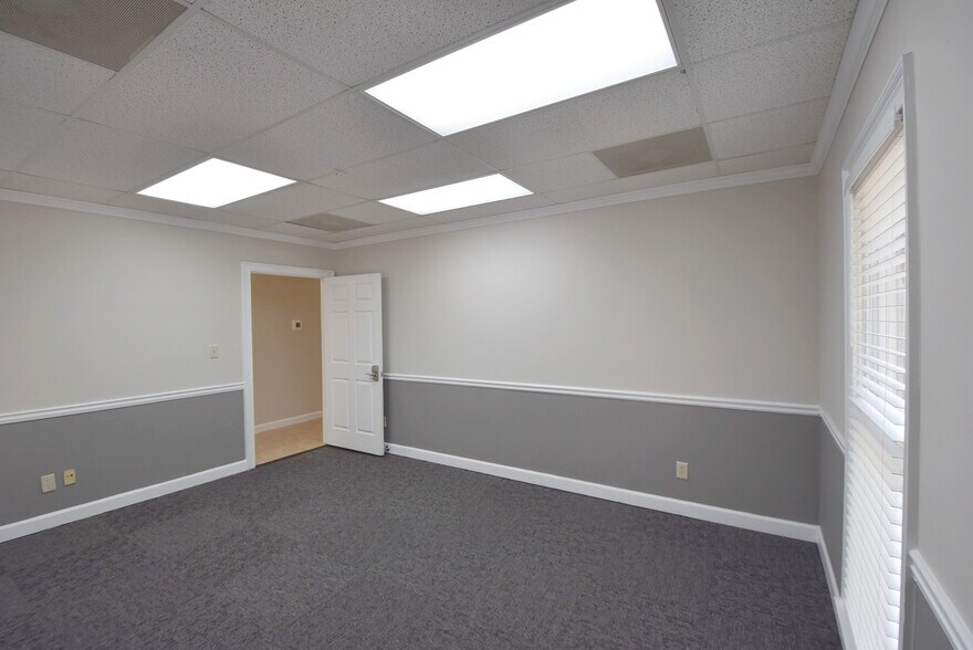 More Photos Of 116 Peachtree Ct, Peachtree City Medical For Lease
