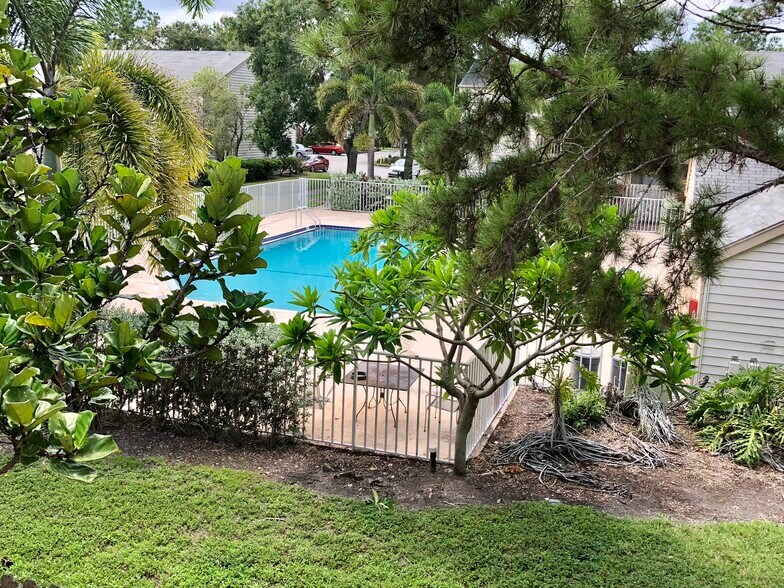 More Photos Of 115 112th Ave NE, Saint Petersburg Specialty For Sale