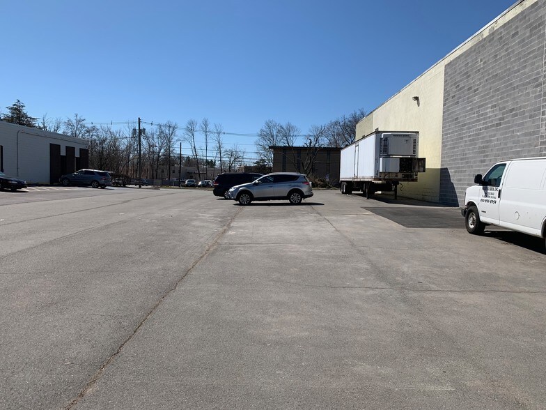 More Photos Of 114 Clinton Rd, Fairfield Warehouse For Lease