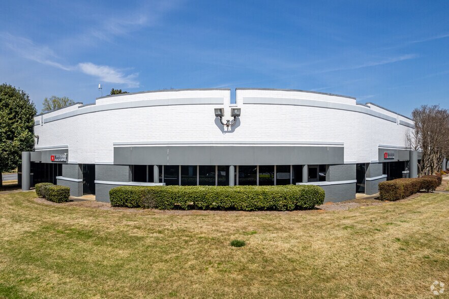 More Photos Of 2260 Northwest Pky, Marietta Unknown For Lease