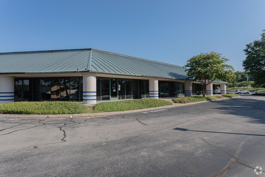 More Photos Of 1400-1408 Donelson Pike, Nashville Light Manufacturing For Lease