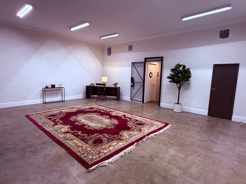 More Photos Of 1715 Mariposa Ave, Los Angeles Freestanding For Lease