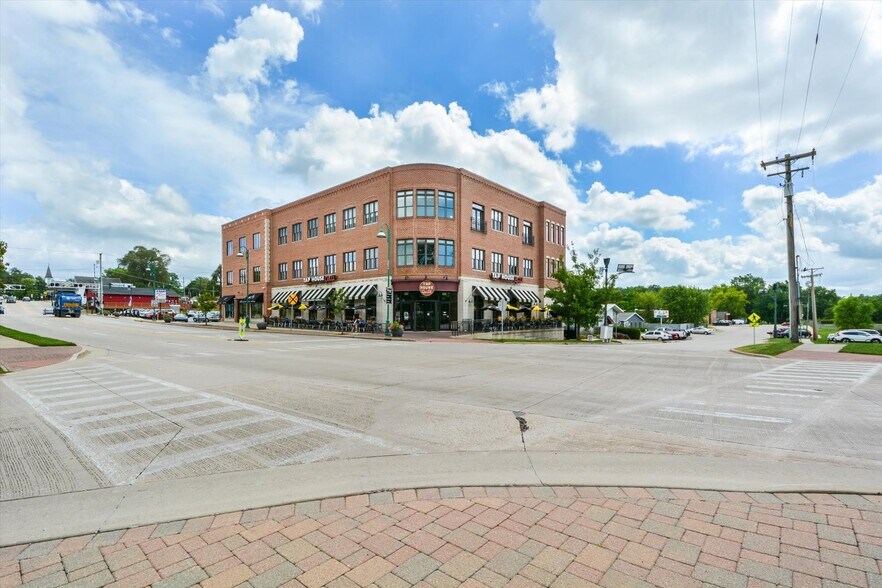 More Photos Of 123 W Washington St, Oswego Office For Lease