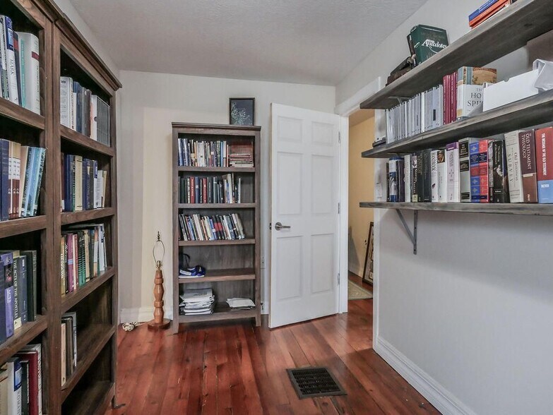More Photos Of 203 W Washington Ave, Athens Freestanding For Sale