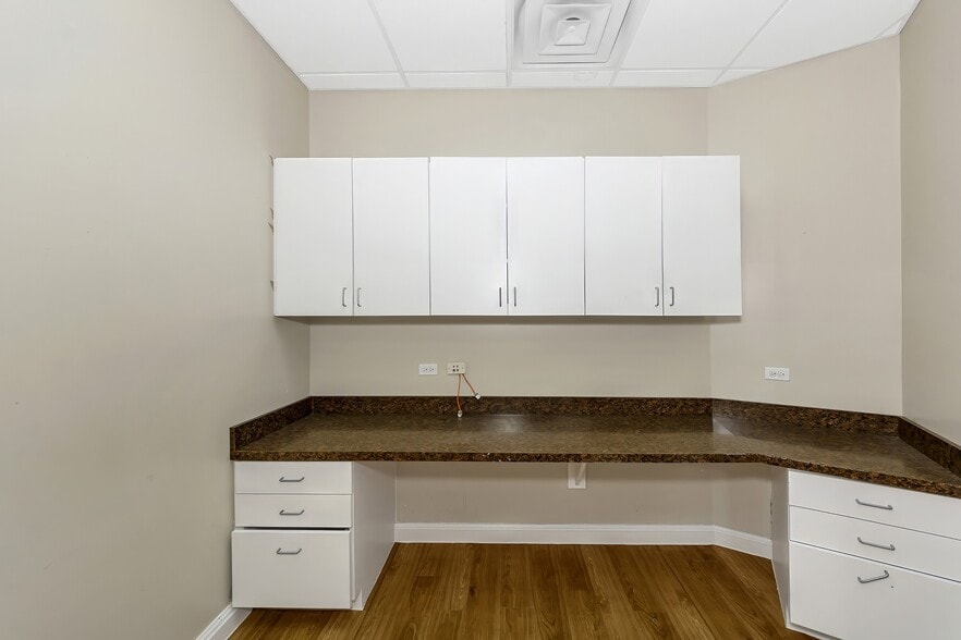 More Photos Of 2628 Matlock Rd, Arlington Medical For Sale