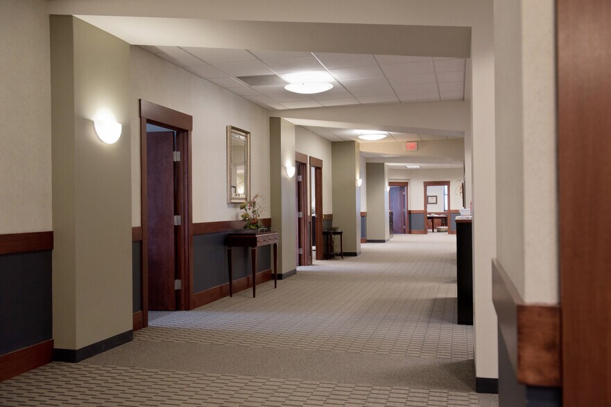 More Photos Of 6 W Federal St, Youngstown Office For Lease