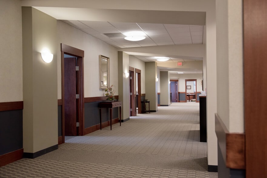 More Photos Of 6 W Federal St, Youngstown Office For Sale