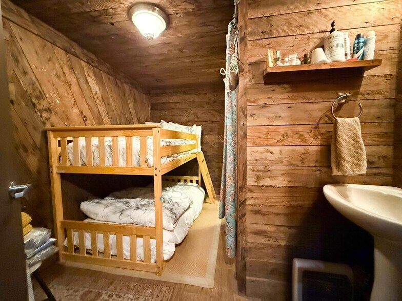 More Photos Of 212 N 3rd St, Salina Warehouse For Sale