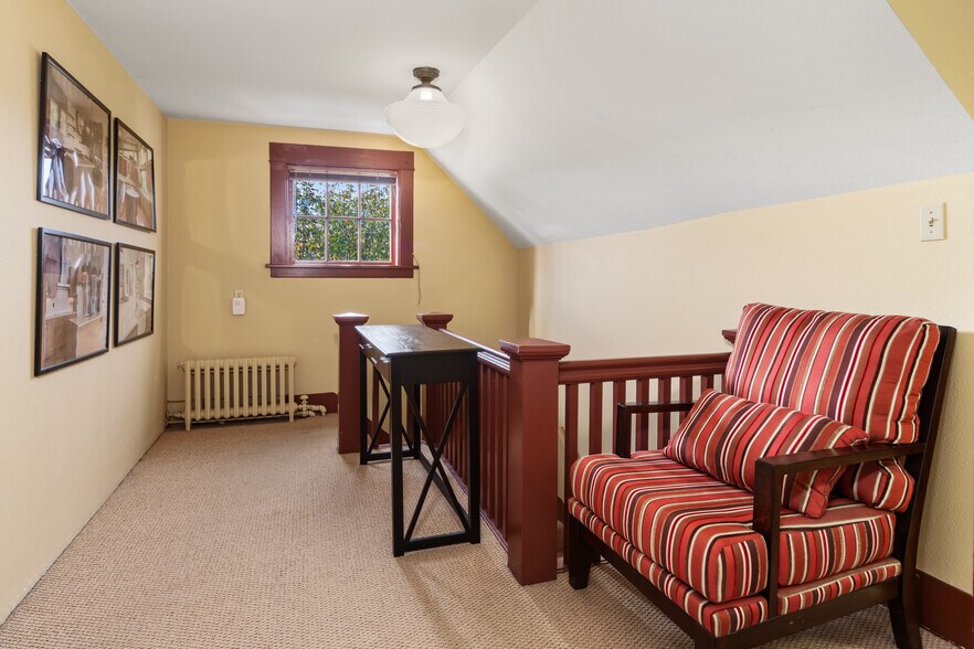 More Photos Of 19679 Front St, Poulsbo Office For Sale