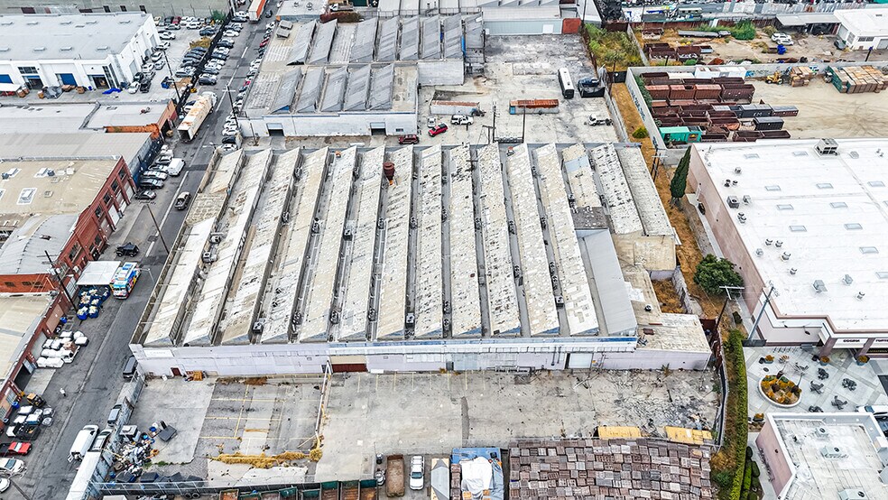 More Photos Of 935 59th St, Los Angeles Manufacturing For Lease