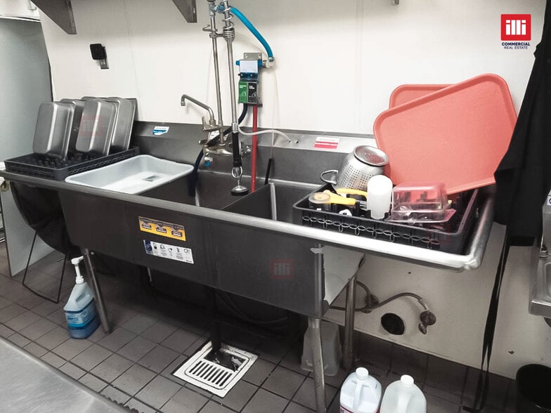 More Photos Of 1207-1263 Foothill Blvd, La Verne Freestanding For Lease