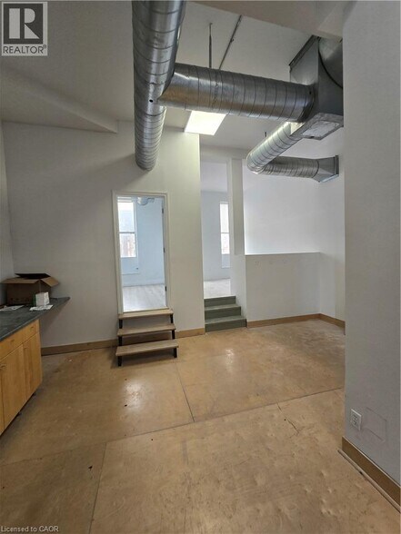 More Photos Of 18 Water St N, Cambridge General Retail For Lease