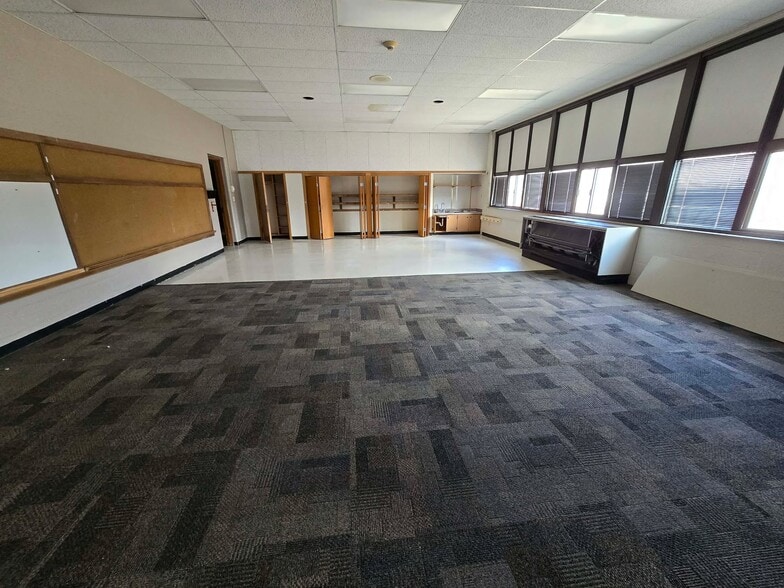 More Photos Of 613 Mulberry st, Yankton Specialty For Sale