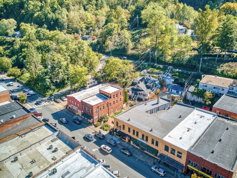 More Photos Of 553 W Main St, Sylva Restaurant For Lease