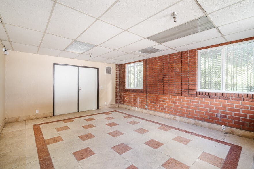 More Photos Of 8647 San Fernando Rd, Sun Valley Warehouse For Lease