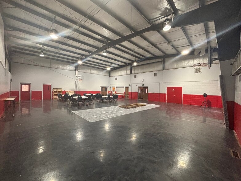 More Photos Of 961 E Maple St, Holly Religious Facility For Sale