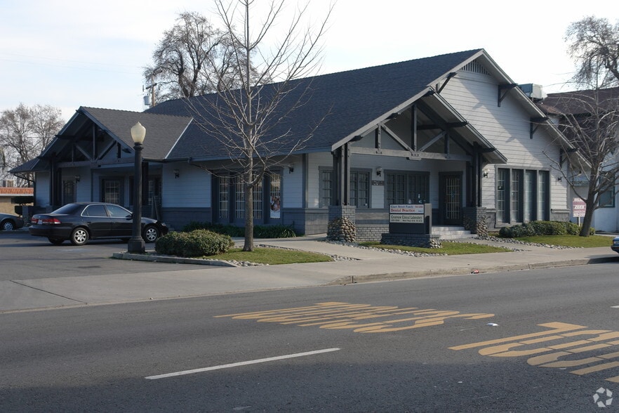 Primary Photo Of 518 N Court St, Visalia Medical For Lease