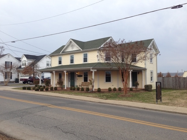 More Photos Of 5 Oak Ave, La Plata Office Residential For Lease