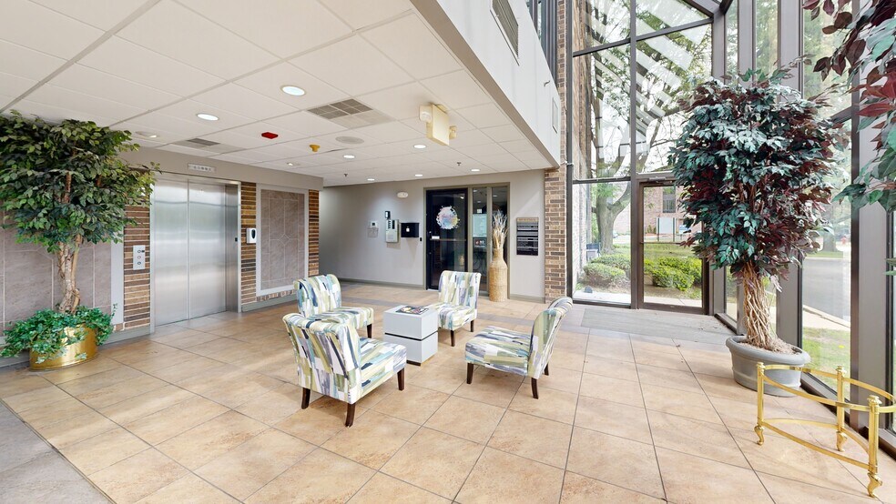 More Photos Of 935 W 175th St, Homewood Office For Sale