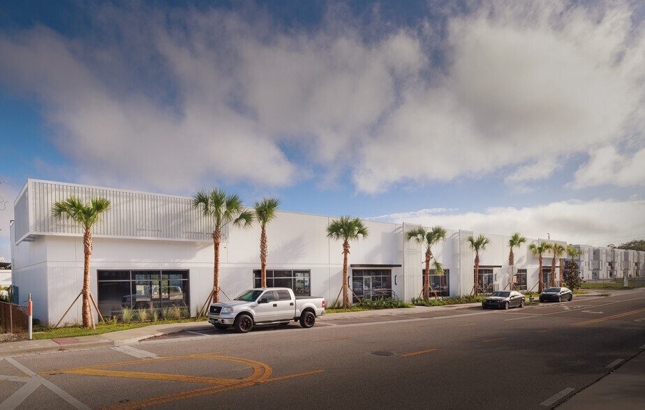 More Photos Of 233 Grant St, Orlando Flex For Lease