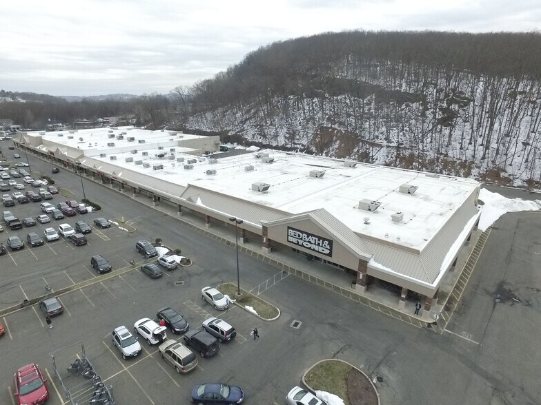 More Photos Of 14 Candlewood Lake Rd, Brookfield Freestanding For Lease