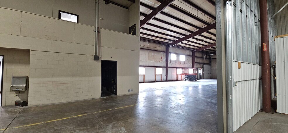 More Photos Of 3132 Louis Ave, Eau Claire Warehouse For Lease