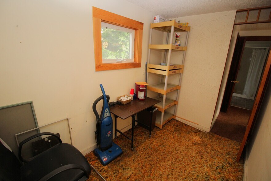 More Photos Of 107 Water Street, Farmington Office For Sale