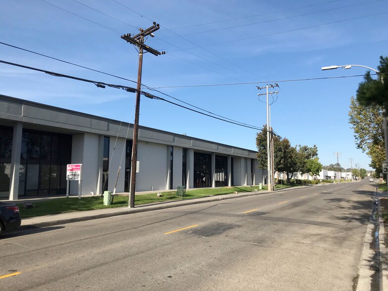 More Photos Of 1291 Simpson Way, Escondido Unknown For Lease