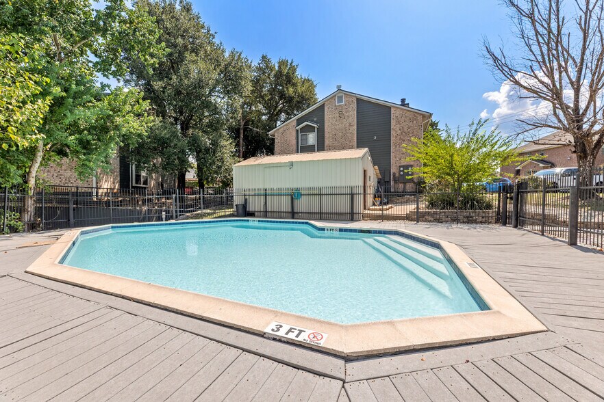 More Photos Of 1000 E University Dr, College Station Apartments For Sale