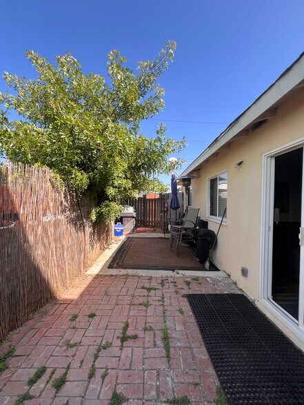 More Photos Of 4118 Redondo Beach Blvd, Torrance Apartments For Sale