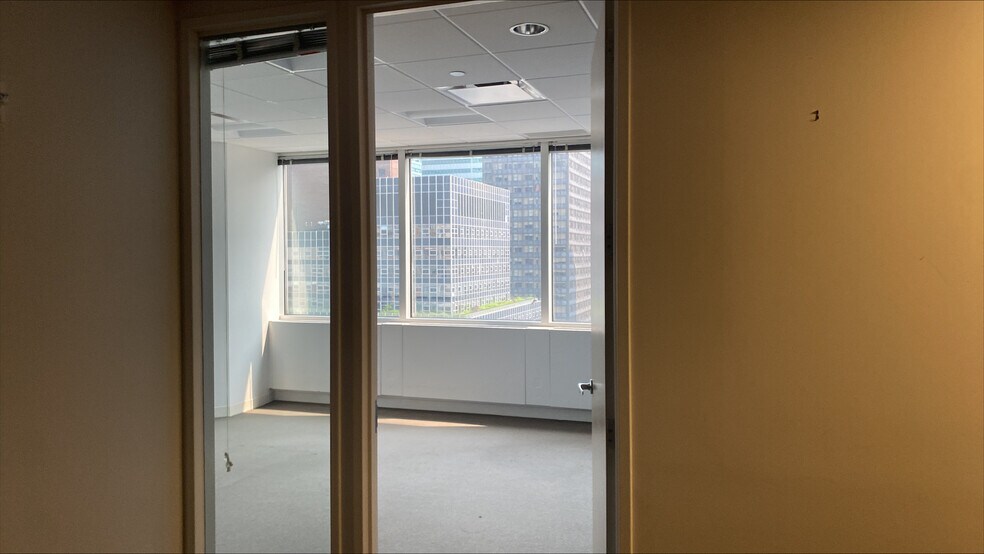 More Photos Of 805 Third Ave, New York Office For Lease