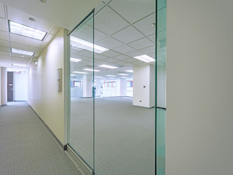 More Photos Of 820 N Orleans St, Chicago Office For Lease