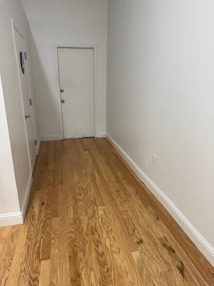 More Photos Of 404 Broadway, San Francisco General Retail For Lease