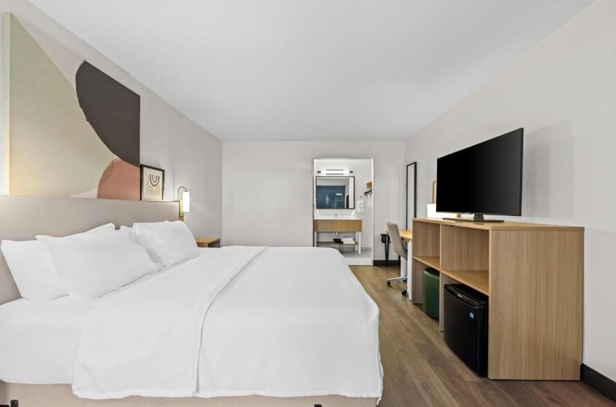 More Photos Of 3402 Winfield Dunn Pky, Kodak Hotel For Sale