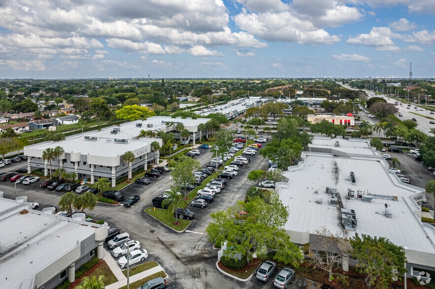 More Photos Of 10011-10031 Pines Blvd, Pembroke Pines Medical For Lease