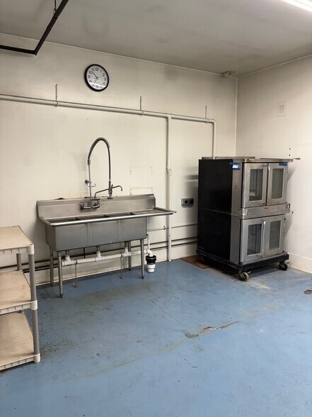 More Photos Of 708 N Division St, Peekskill Restaurant For Lease