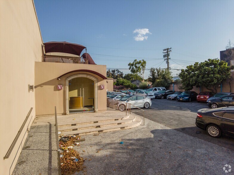 More Photos Of 3115 Pico Blvd, Santa Monica Restaurant For Lease