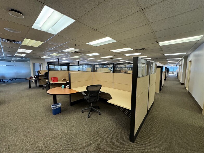 More Photos Of 7945 Wallace Rd, Eden Prairie Manufacturing For Sale