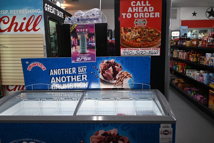 More Photos Of 1722 Cimarron Trl, Wichita Falls Specialty For Sale