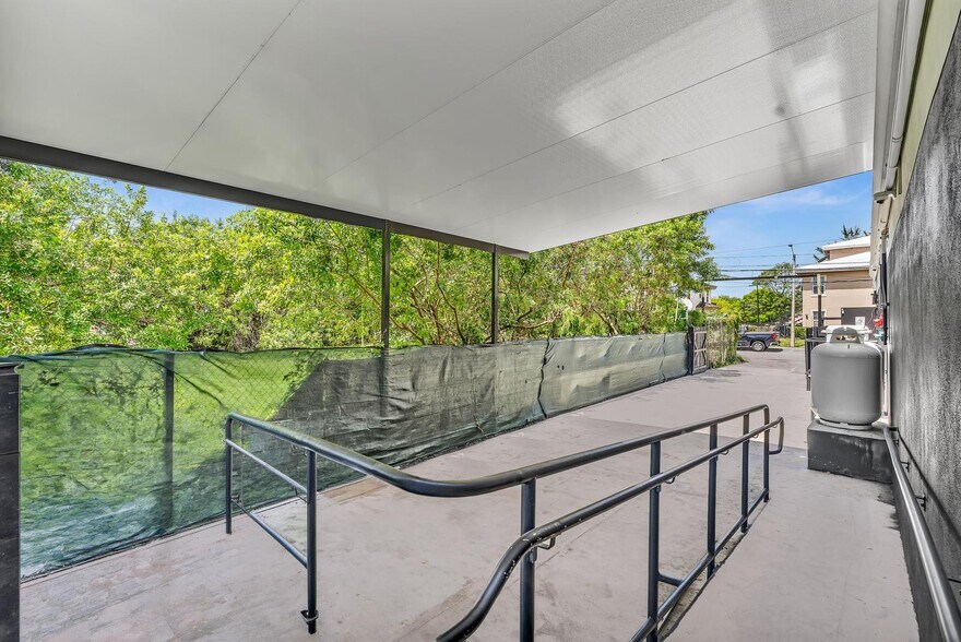 More Photos Of 2080 NW 75th St, Miami Industrial For Lease