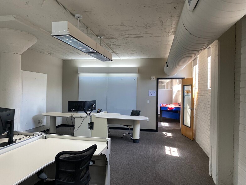 More Photos Of 319 N Main Ave, Springfield Office For Lease