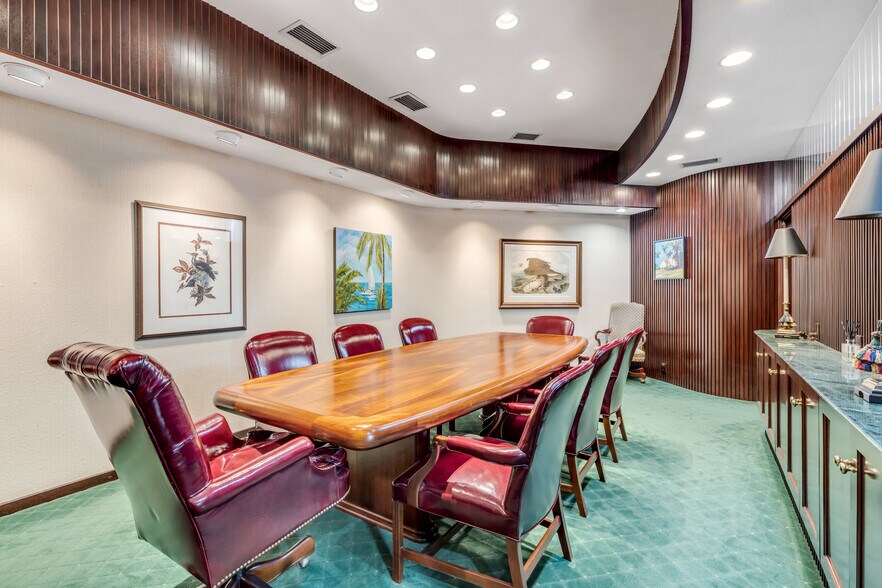 More Photos Of 100-104 Riverside Dr, New Smyrna Beach Office For Sale